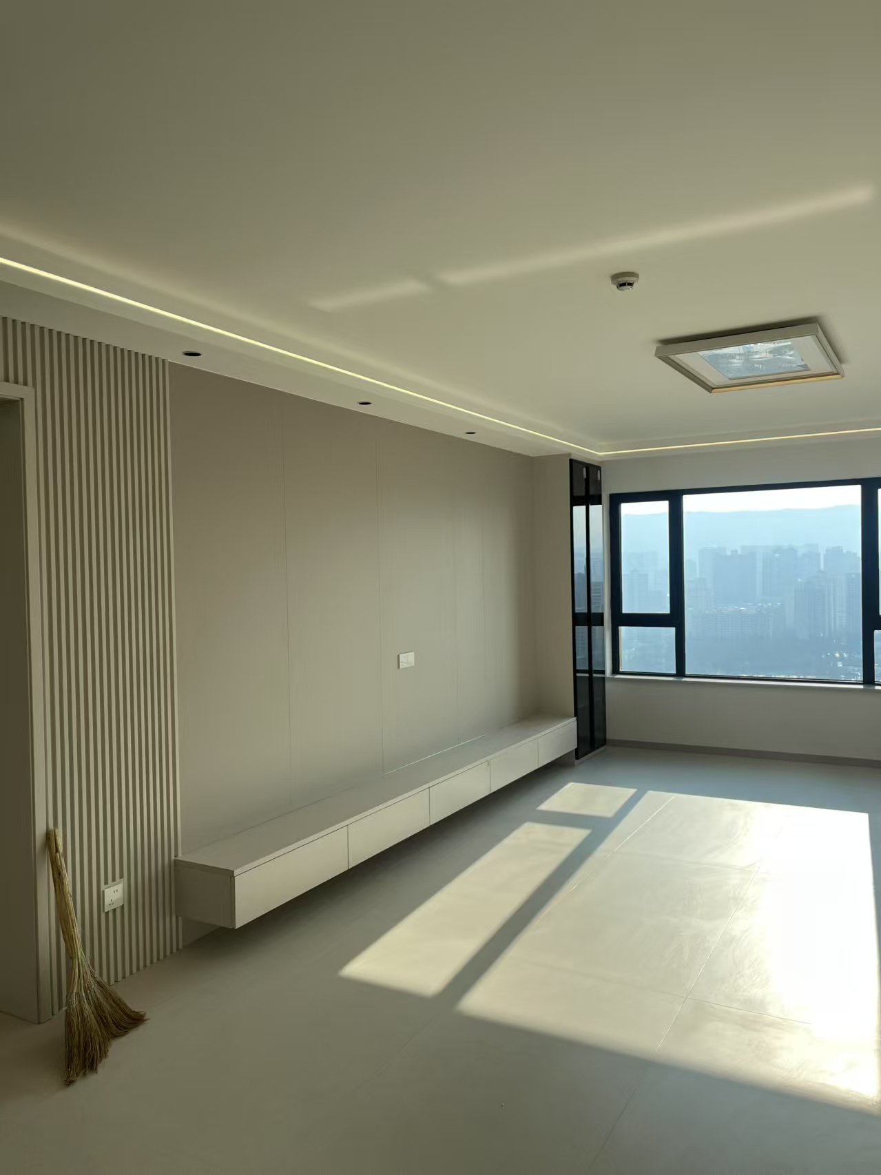紅星天闕-130㎡-現(xiàn)代簡(jiǎn)約風(fēng)格 第1張